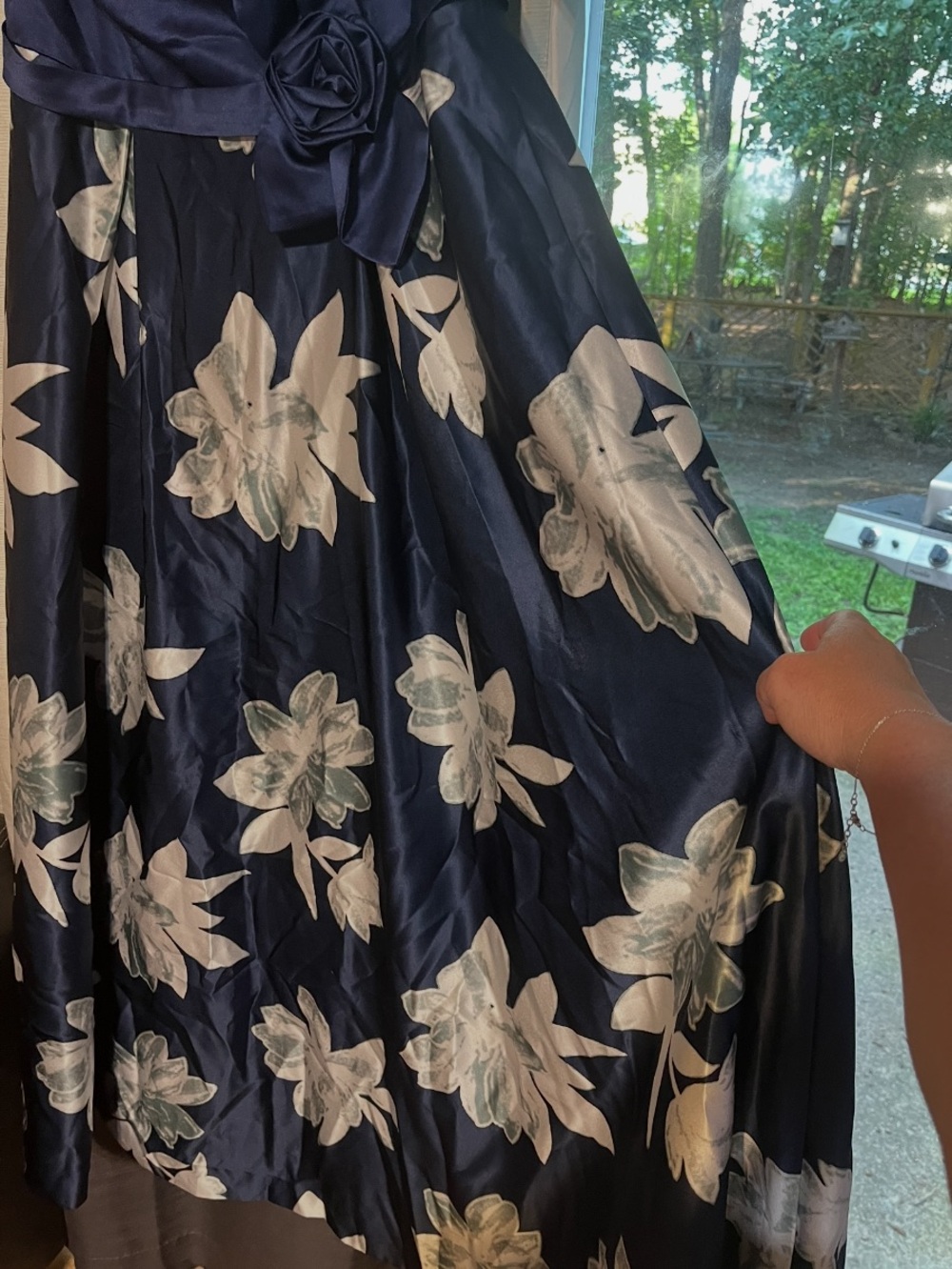 New Size 20W Navy Floral Evening Gown - Picture 2 of 8